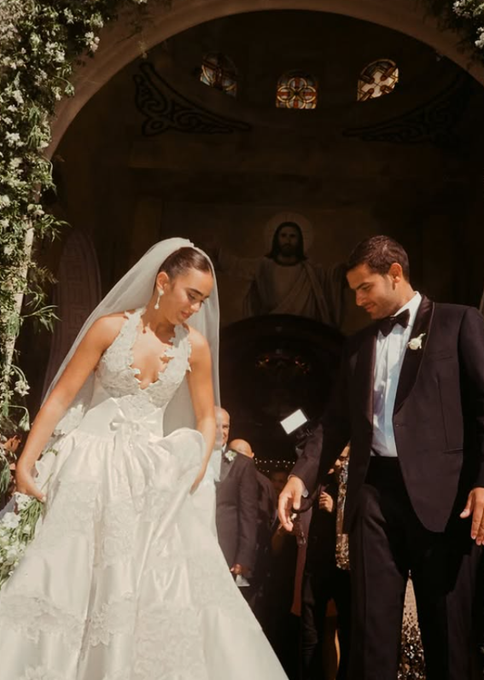 Pretty Vintage Ball Gown Halter White Lace Satin Open Back Long Wedding Dress SH4935