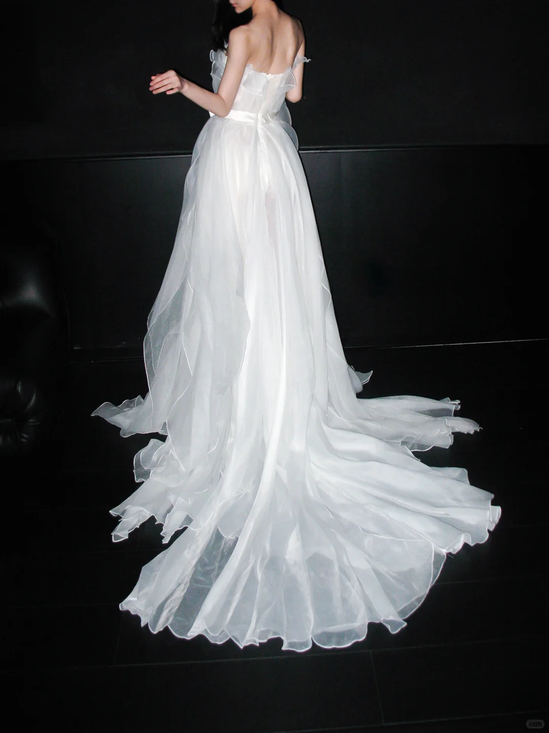 Gentle Flowy A Line Strapless White Tulle Long Wedding Dress SH6626