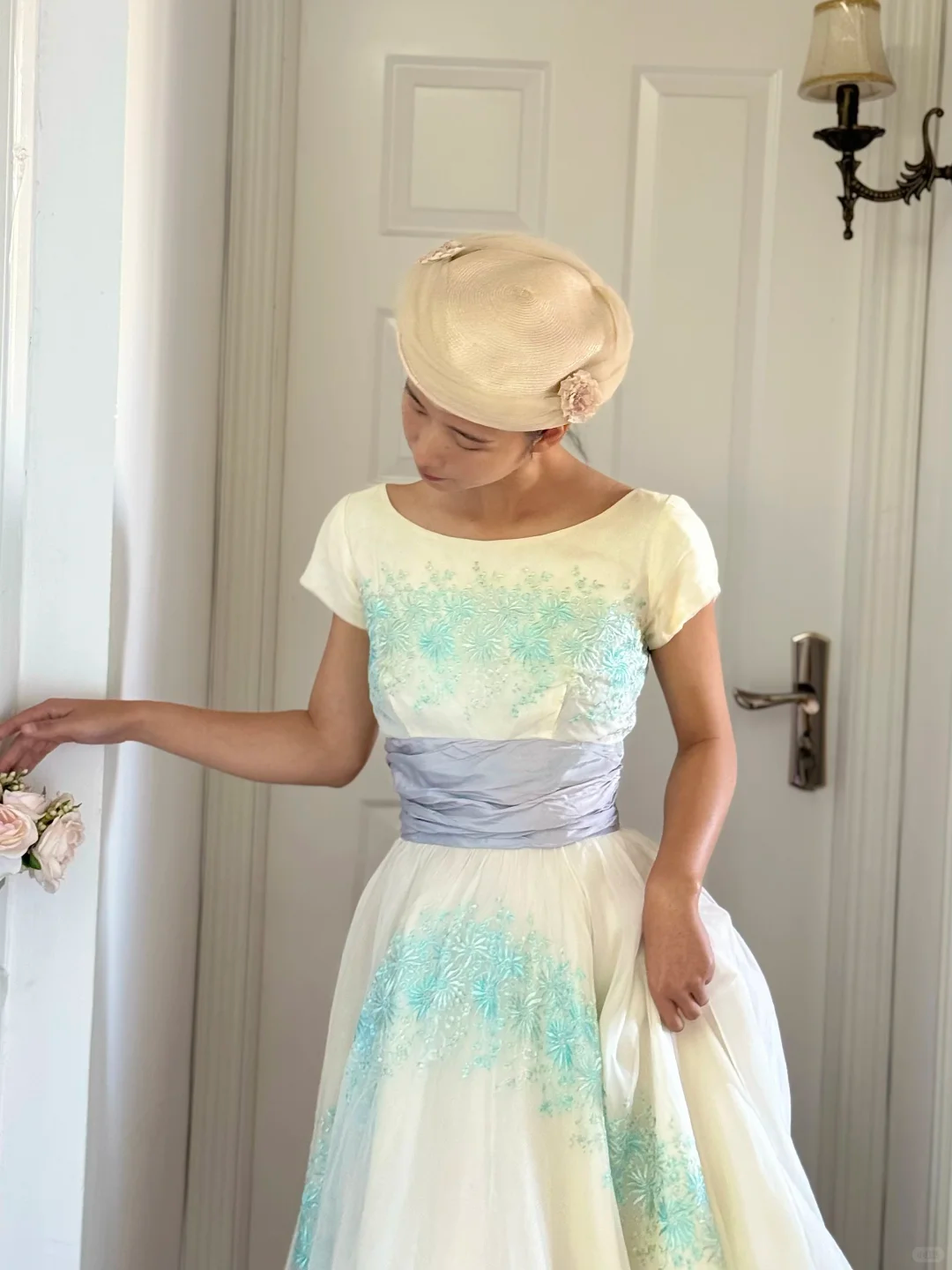 Retro Princess A Line Blue Exquisite Embroidered White Tulle Long Prom Dress Evening Dress SH6048