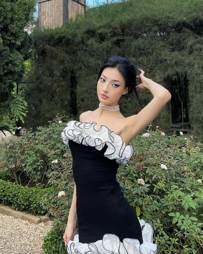 Sexy Classic White-Black Sheath Strapless Satin Short Homecoming Dress Outfits SH5478
