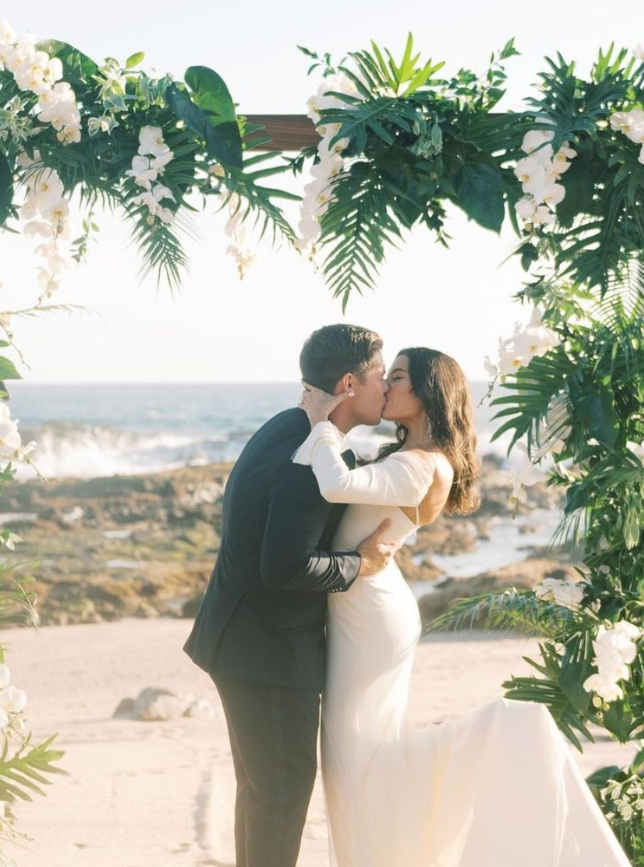 Elegant White Mermaid Long Sleeve Tulle Satin Long Sweep Wedding Dress SH4773