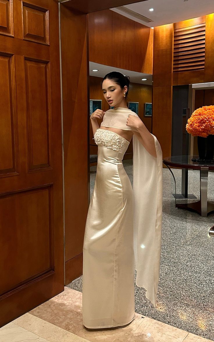 Elegant Sheath Strapless Beaded Ivory Satin Long Prom Dress Evening Dress SH5144