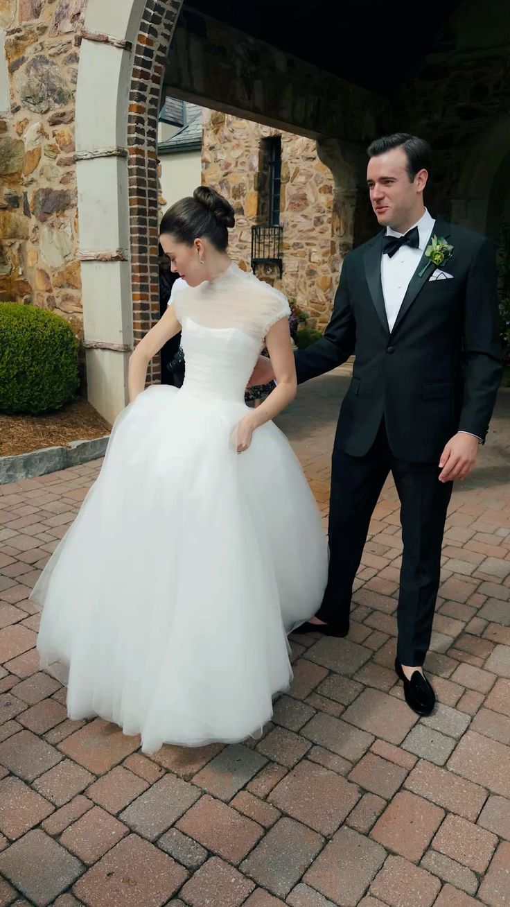 Gentle Ball Gown High Neck Tulle Long Prom Dress Wedding Dress SH7445