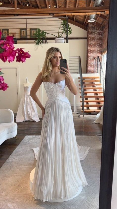 Unique A Line Sweetheart Neck White Pleated Chiffon Long Prom Dress Wedding Dress SH8752