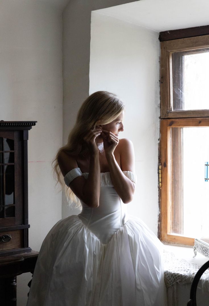 Simple Classic A Line Off the Shoulder Satin Long Wedding Dress SH5952
