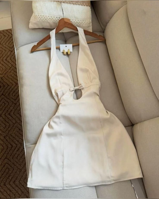 Sexy A Line Halter White Satin Open Back Short Homecoming Dress Outfits SH5737