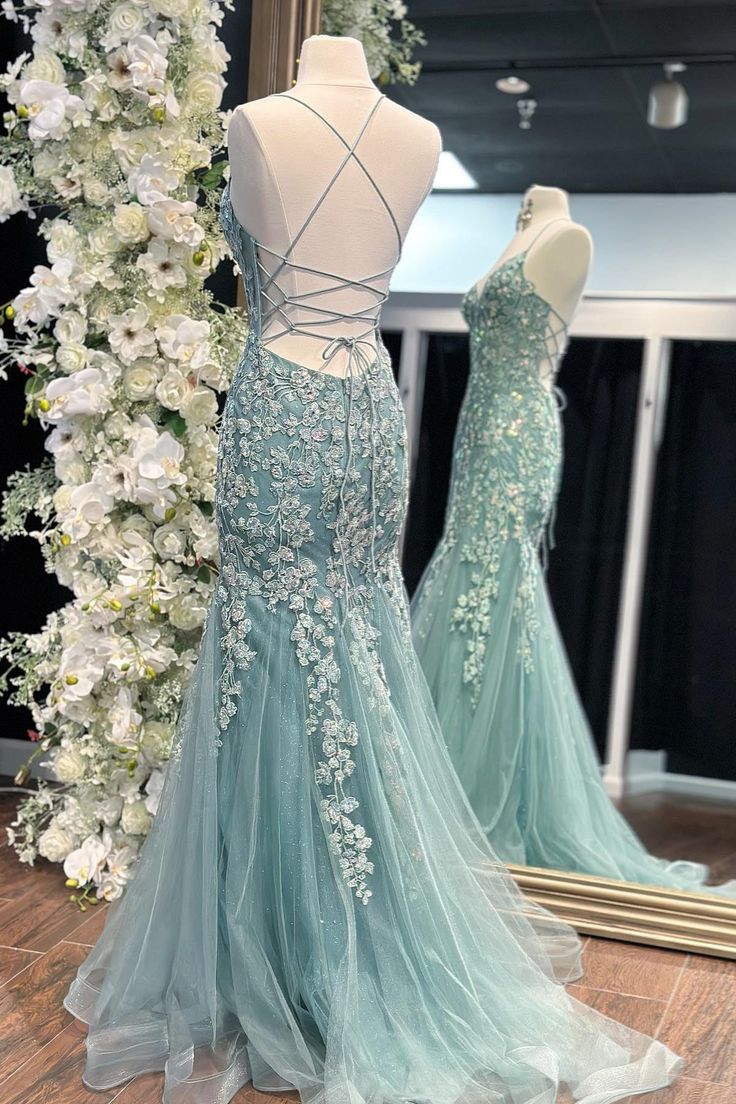 Elegant Mermaid V-neck Applique Tulle Long Ball Gown SH1577