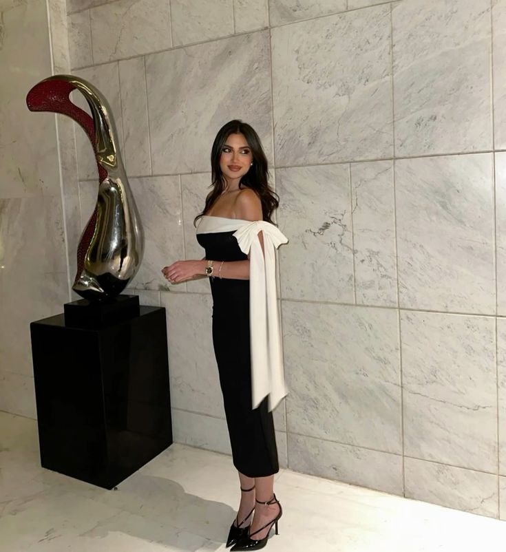 Classic Black-white Sheath Off the Shoulder Satin Long Prom Dress Evening Dress SH7569