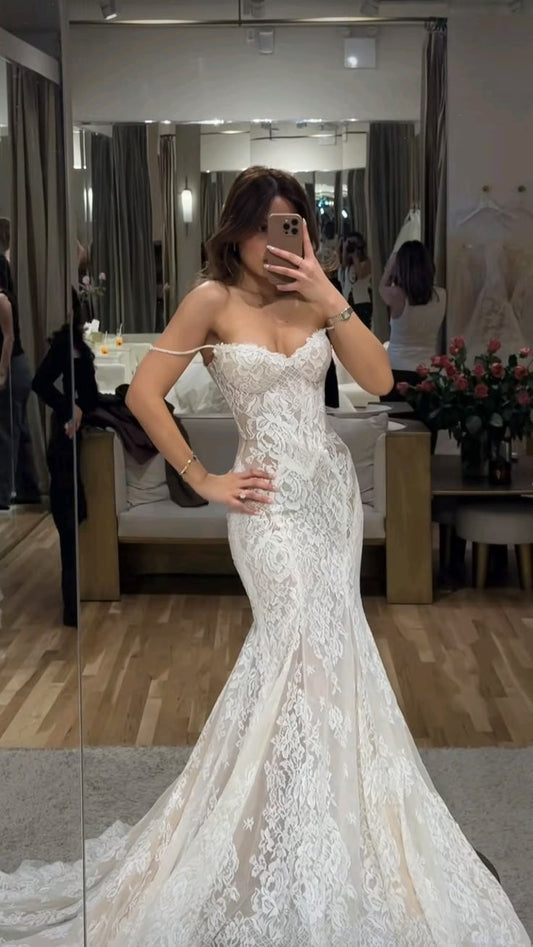 Stunning Mermaid Spaghetti Strap Exquisite Lace Long Train Wedding Dress SH7321