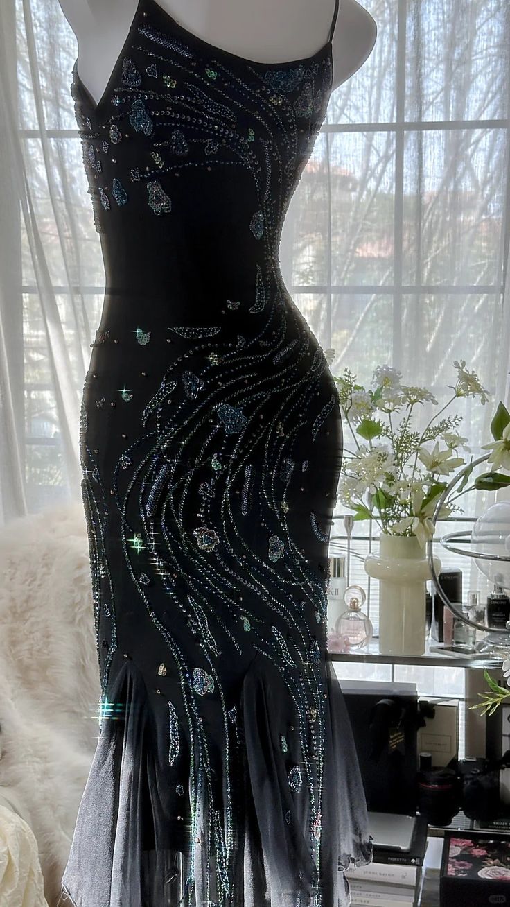 Charming Mermaid Spaghetti Strap Beaded Black Chiffon Prom Dress Evening Dress SH3364