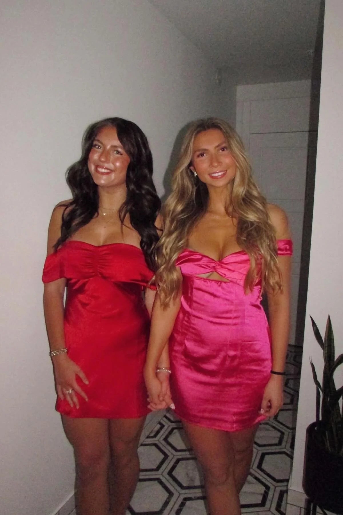 Ivory Sheath Off the Shoulder Satin Short Homecoming Dress Outfits SH6237
