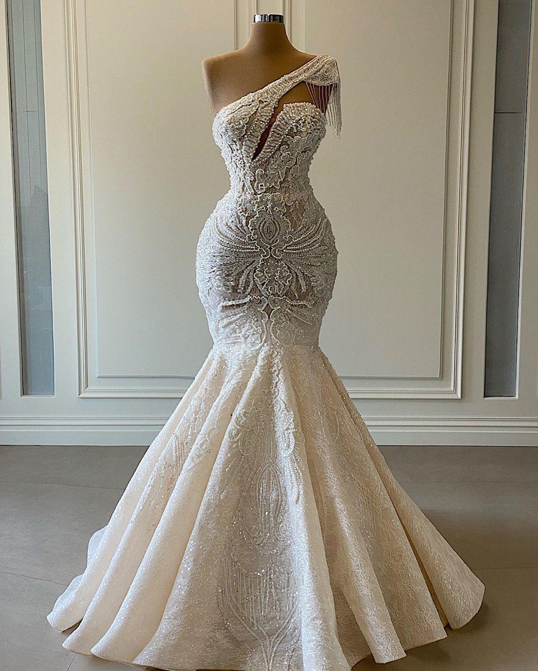 Luxurious Lace Beaded Wedding Dresses One Shoulder Mermaid Bridal Gowns Crystal Beads Sequin Sweep Train SA1247