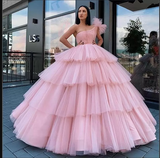 Light Pink Ball Gown Quinceanera Dresses One Shoulder Puffy Tiered Skirts Formal Evening Gowns Girls Sweet 16 Party Dress SA1252